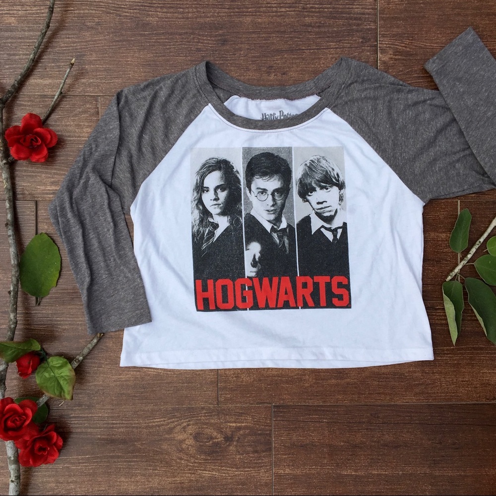 Hogwarts cropped tee!